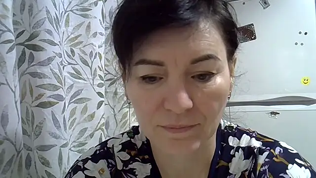 Snapshot of Krystal_82 chatting on December 20, 2025, 3:53 am Krystal 82 online show from December 20, 2025, 3:53 am