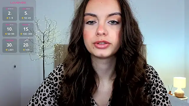 Snapshot of Real_cutie1 chatting on July 4, 2026, 12:43 pm Real cutie1 online show from July 4, 2026, 12:43 pm