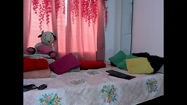 Snapshot of lanastone86 chatting on October 28, 2025, 11:53 am lanastone86 online show from October 28, 2025, 11:53 am