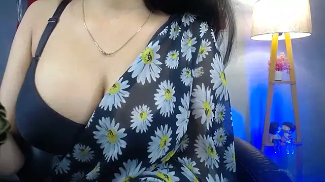 kiara 1122 online show from April 15, 2026, 10:21 pm