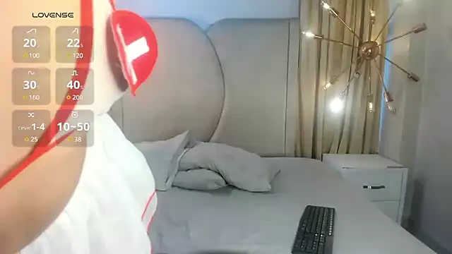 Snapshot of rubyrouge__ chatting on November 24, 2025, 7:14 pm rubyrouge online show from November 24, 2025, 7:14 pm