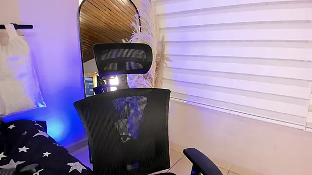 Snapshot of Rachell_criss chatting on October 23, 2025, 4:11 am Rachell criss online show from October 23, 2025, 4:11 am