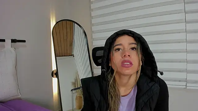 Snapshot of Rachell_criss chatting on December 4, 2025, 4:33 am Rachell criss online show from December 4, 2025, 4:33 am