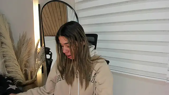 Snapshot of Rachell_criss chatting on October 28, 2025, 4:02 am Rachell criss online show from October 28, 2025, 4:02 am