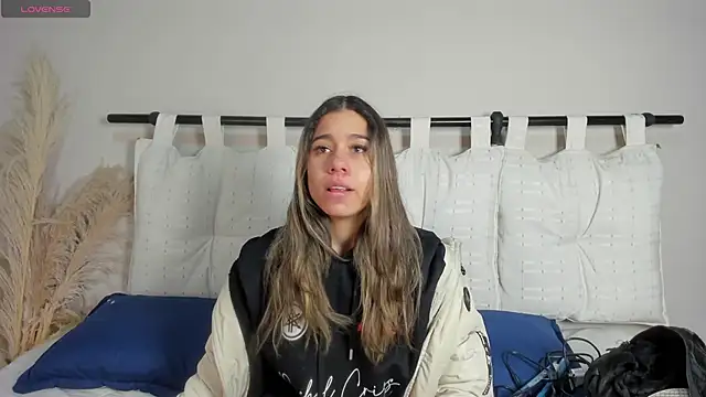 Snapshot of Rachell_criss chatting on January 6, 2026, 3:43 am Rachell criss online show from January 6, 2026, 3:43 am