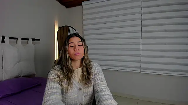 Snapshot of Rachell_criss chatting on December 5, 2025, 3:49 am Rachell criss online show from December 5, 2025, 3:49 am