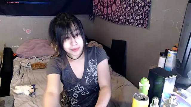 Snapshot of London_Ray chatting on November 19, 2025, 6:24 am London Ray online show from November 19, 2025, 6:24 am