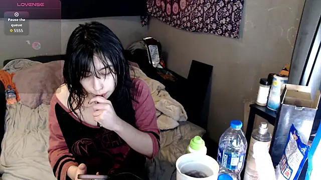 Snapshot of London_Ray chatting on December 1, 2025, 2:34 am London Ray online show from December 1, 2025, 2:34 am