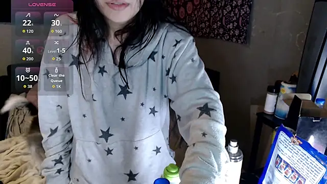 Snapshot of London_Ray chatting on December 5, 2025, 4:33 am London Ray online show from December 5, 2025, 4:33 am