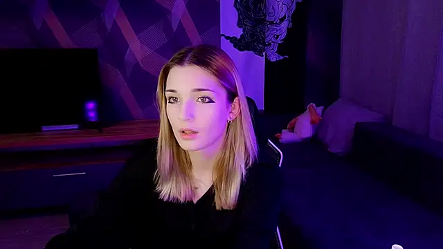 Snapshot of Sandy_Belle chatting on September 16, 2025, 7:04 pm Sandy Belle online show from September 16, 2025, 7:04 pm