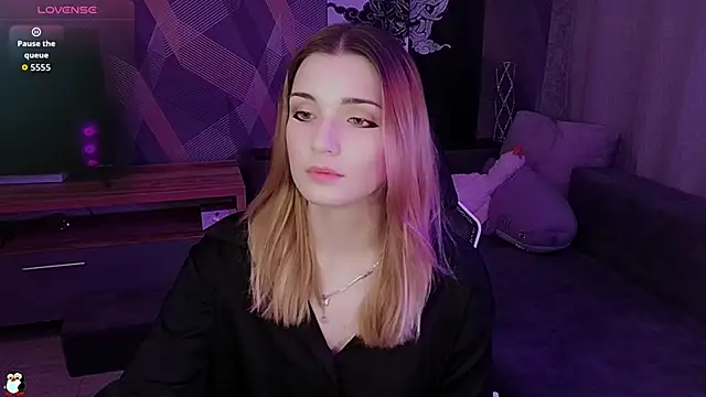 Snapshot of Sandy_Belle chatting on November 22, 2025, 6:29 pm Sandy Belle online show from November 22, 2025, 6:29 pm