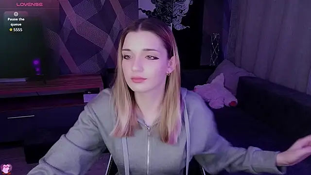 Snapshot of Sandy_Belle chatting on October 29, 2025, 6:40 pm Sandy Belle online show from October 29, 2025, 6:40 pm