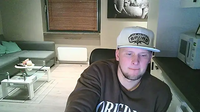 Dartanjanas13 online show from November 7, 2025, 10:24 pm