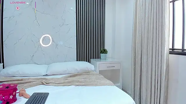 JackAndRosse  online show from March 5, 2026, 1:19 pm