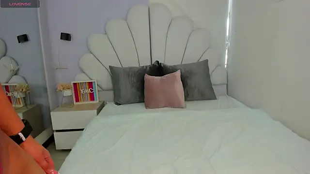 shamara thomson online show from April 9, 2026, 5:19 pm