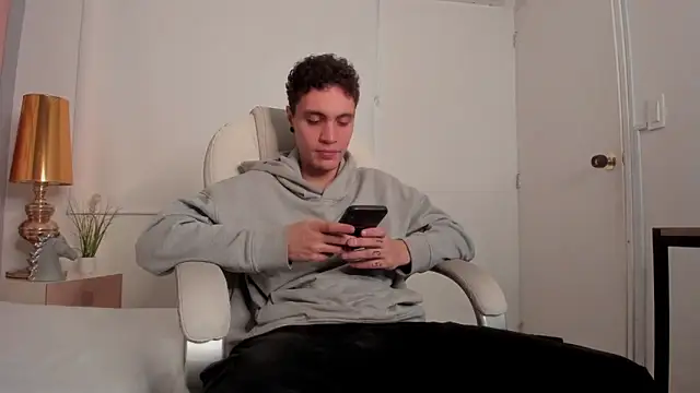 Snapshot of dark_sun302 chatting on September 24, 2025, 9:21 pm dark sun302 online show from September 24, 2025, 9:21 pm