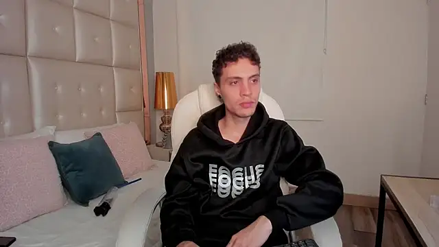 Snapshot of dark_sun302 chatting on September 27, 2025, 9:21 pm dark sun302 online show from September 27, 2025, 9:21 pm