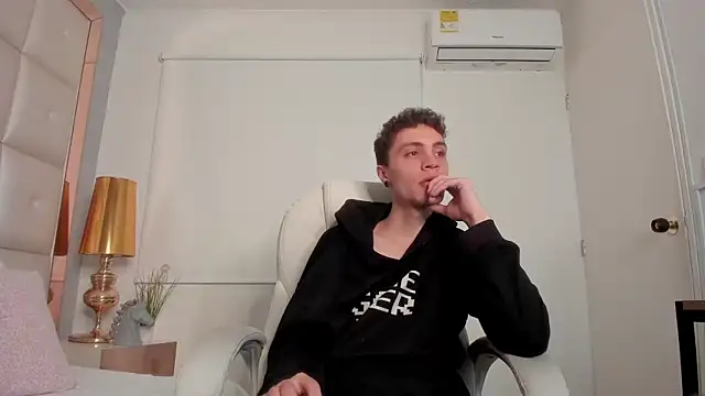 Snapshot of dark_sun302 chatting on September 20, 2025, 9:20 pm dark sun302 online show from September 20, 2025, 9:20 pm