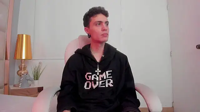 Snapshot of dark_sun302 chatting on November 19, 2025, 9:37 pm dark sun302 online show from November 19, 2025, 9:37 pm