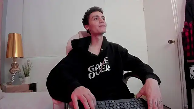 Snapshot of dark_sun302 chatting on October 15, 2025, 9:56 pm dark sun302 online show from October 15, 2025, 9:56 pm