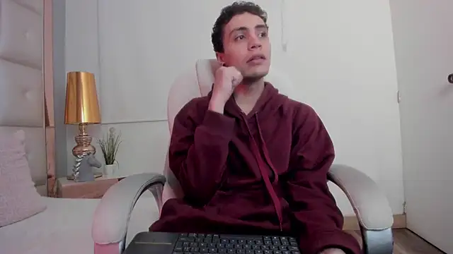 Snapshot of dark_sun302 chatting on October 18, 2025, 3:08 am dark sun302 online show from October 18, 2025, 3:08 am