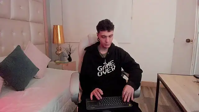 Snapshot of dark_sun302 chatting on December 15, 2025, 2:06 am dark sun302 online show from December 15, 2025, 2:06 am