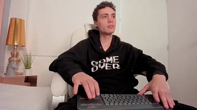 Snapshot of dark_sun302 chatting on September 30, 2025, 9:32 pm dark sun302 online show from September 30, 2025, 9:32 pm