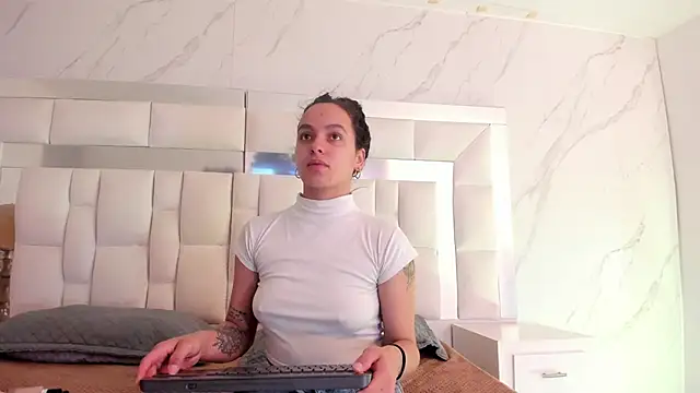 Maia Park online show from February 25, 2026, 11:43 am