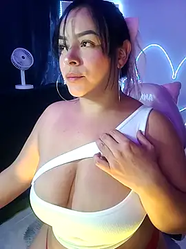 Snapshot of Danniela20 chatting on November 11, 2025, 6:19 am Danniela20 online show from November 11, 2025, 6:19 am