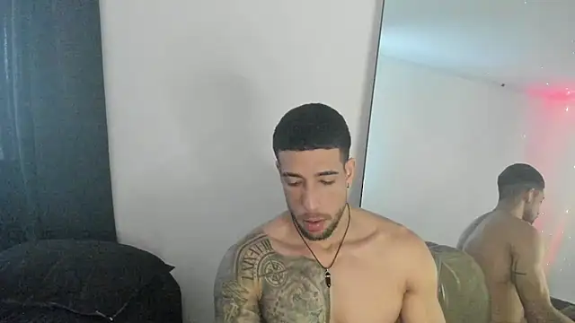 ThiagoLugo online show from April 3, 2026, 10:05 pm