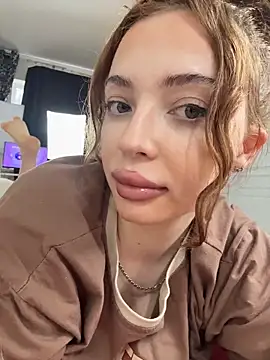 Hannah xBaby online show from March 31, 2026, 11:34 am