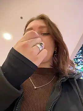 lucy-joy online show from February 3, 2026, 12:21 pm