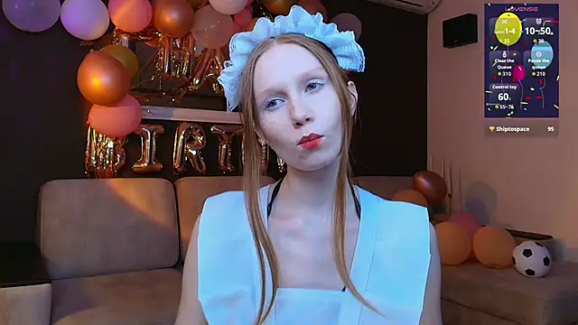 Snapshot of FoxyMira chatting on June 16, 2026, 6:41 pm FoxyMira online show from June 16, 2026, 6:41 pm
