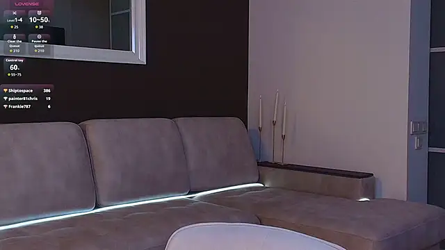 FoxyMira online show from April 18, 2026, 7:58 pm