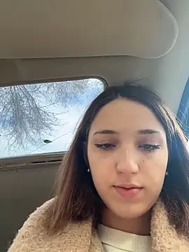 DollyTall online show from October 27, 2025, 7:42 am