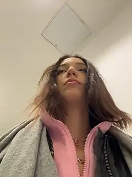 DollyTall online show from January 7, 2026, 7:13 am