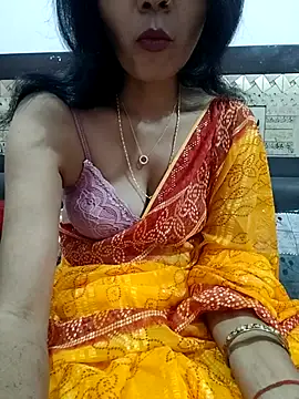 Yourhotsweetgirl online show from October 24, 2025, 3:49 am