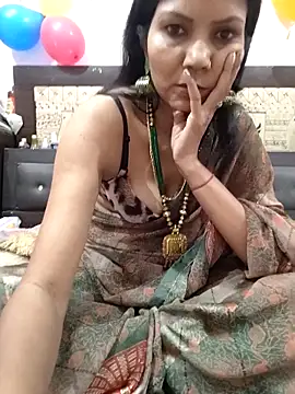 Yourhotsweetgirl online show from November 15, 2025, 8:18 am