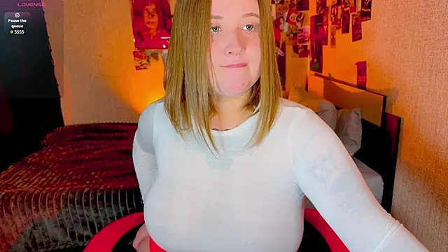 Snapshot of NaomiRey1 chatting on April 23, 2026, 5:47 pm NaomiRey1 online show from April 23, 2026, 5:47 pm
