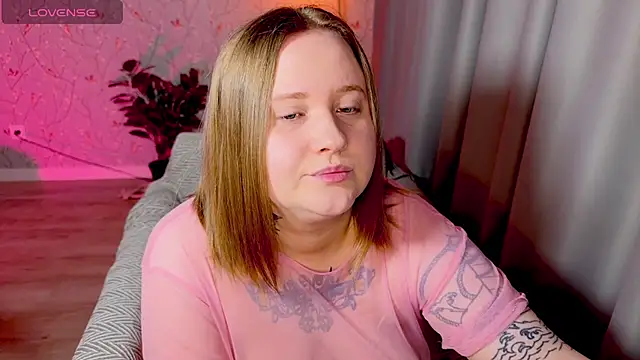 Snapshot of NaomiRey1 chatting on February 22, 2026, 4:19 pm NaomiRey1 online show from February 22, 2026, 4:19 pm