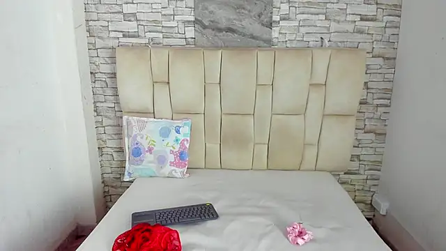 Celesste doll online show from December 20, 2025, 12:41 pm