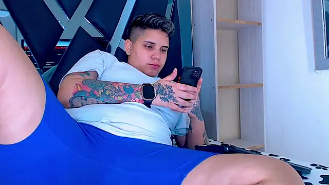 karla sexy21 online show from October 25, 2025, 4:00 am