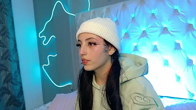 Megan  cole1 online show from November 7, 2025, 3:33 am