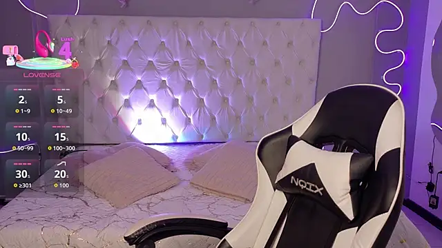 Megan  cole1 online show from November 26, 2025, 3:39 am