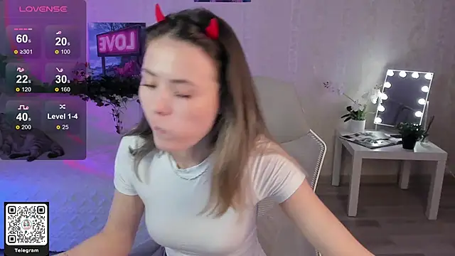 Snapshot of ArleneThomas chatting on November 19, 2025, 1:44 pm ArleneThomas online show from November 19, 2025, 1:44 pm