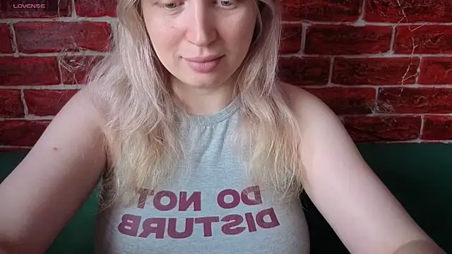 CitrusBlissss online show from April 16, 2026, 9:43 am