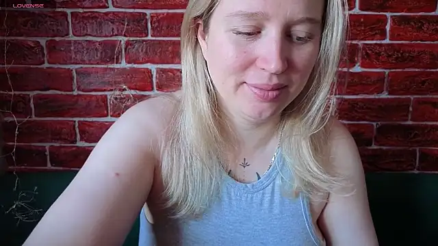 CitrusBlissss online show from May 19, 2026, 2:29 am