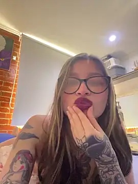 Snapshot of KoraSweett chatting on February 5, 2026, 7:21 pm KoraSweett online show from February 5, 2026, 7:21 pm