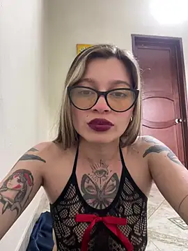 Snapshot of KoraSweett chatting on March 4, 2026, 9:55 pm KoraSweett online show from March 4, 2026, 9:55 pm