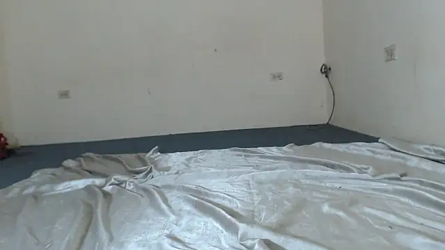 Snapshot of BlondZilla chatting on November 12, 2025, 3:54 am BlondZilla online show from November 12, 2025, 3:54 am